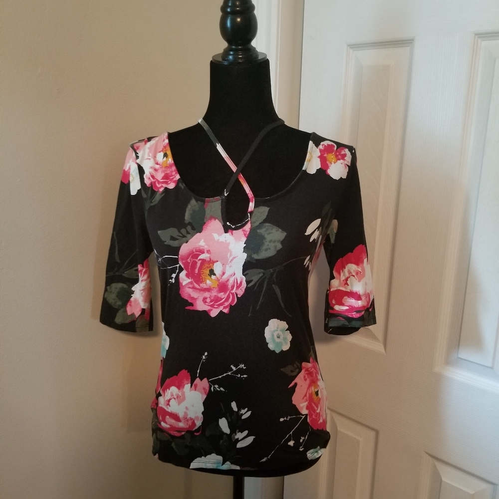 Brand New Guess Stretchy Top